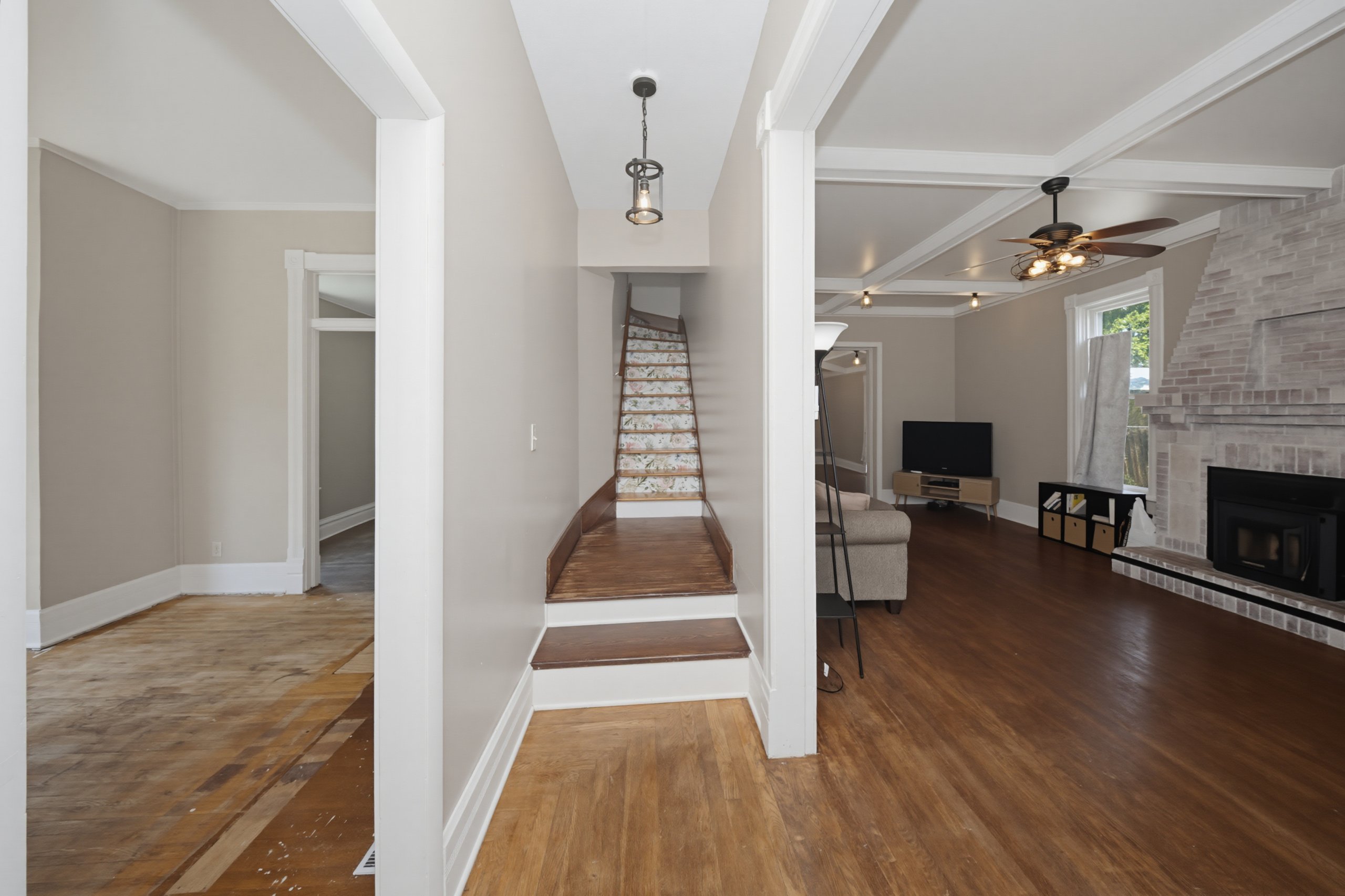 104 N Adams St — listing photograph 2