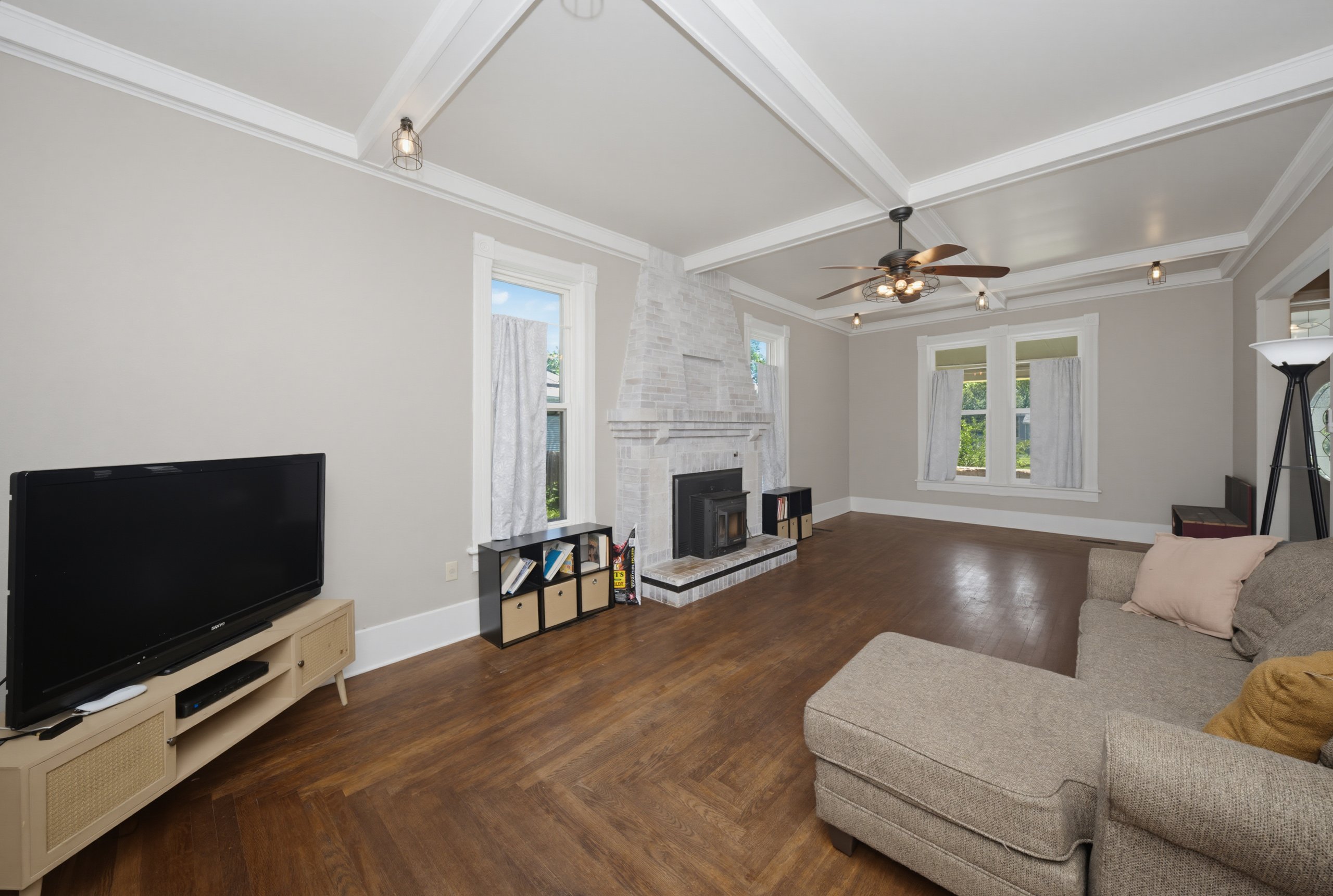 104 N Adams St — listing photograph 7