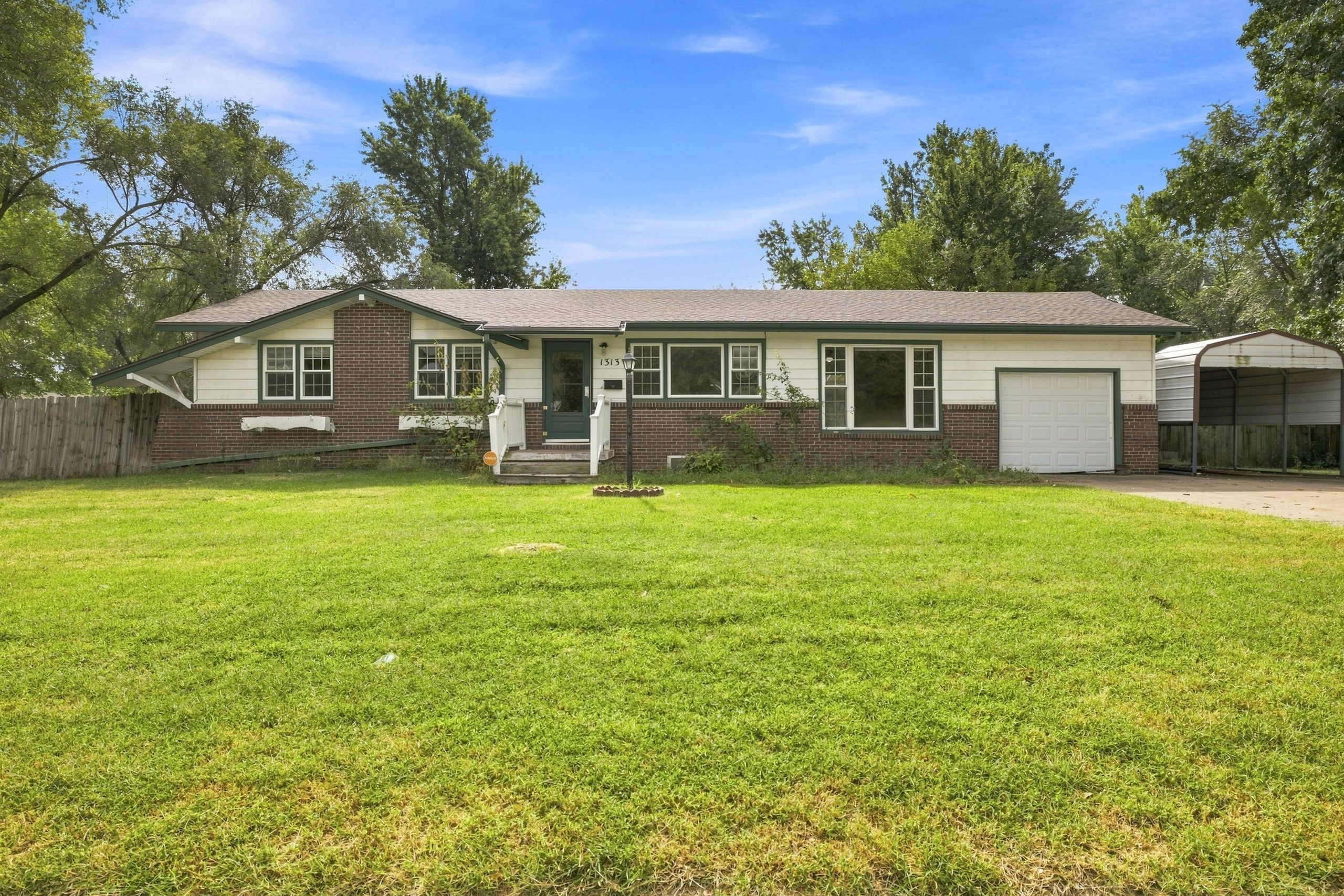 1313 Manley Cir