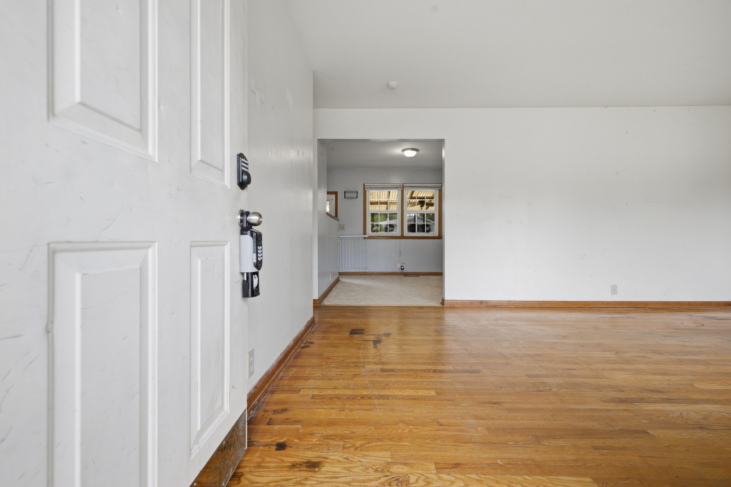 1313 Manley Cir — listing photograph 2