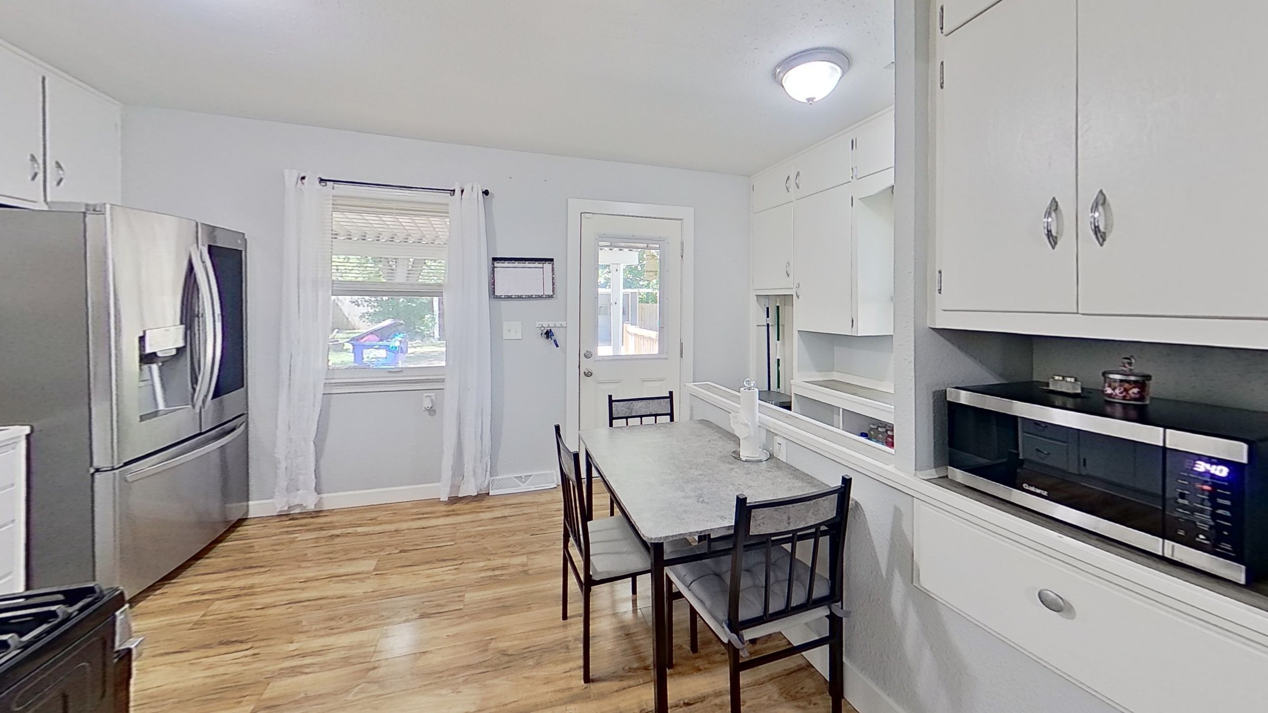1316 N Eisenhower Dr — listing photograph 6