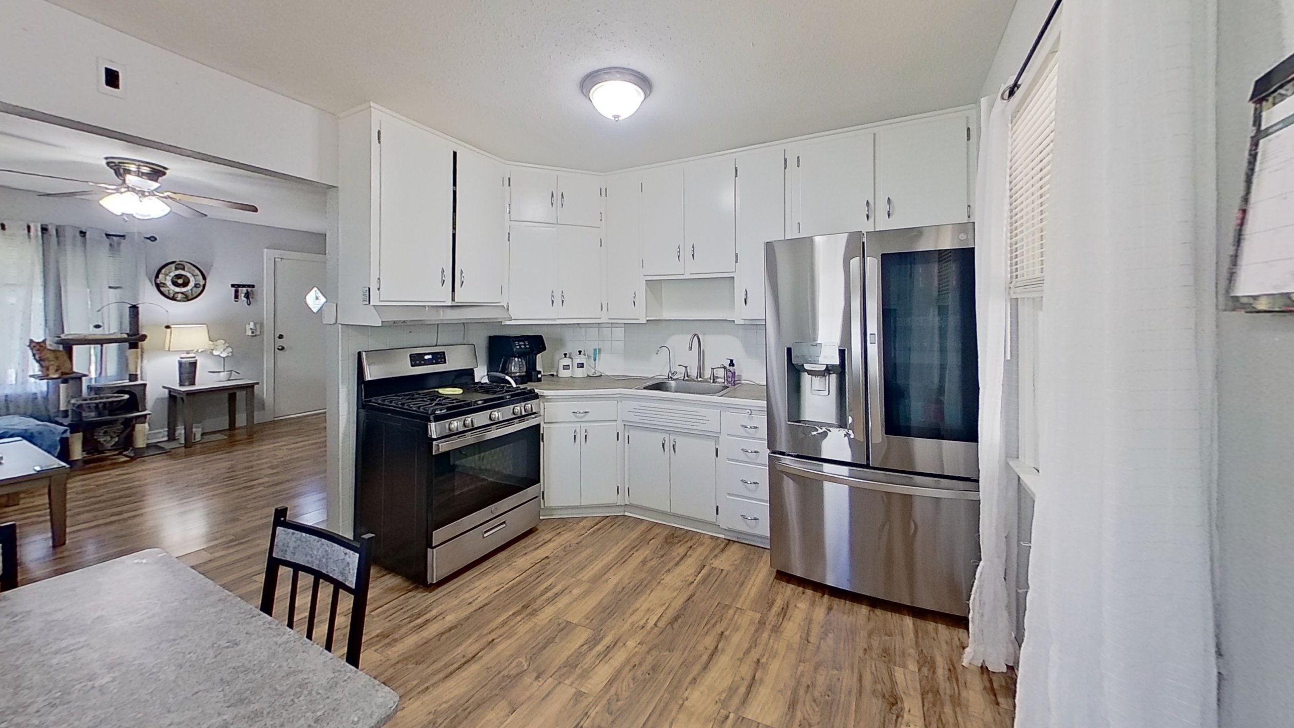 1316 N Eisenhower Dr — listing photograph 7