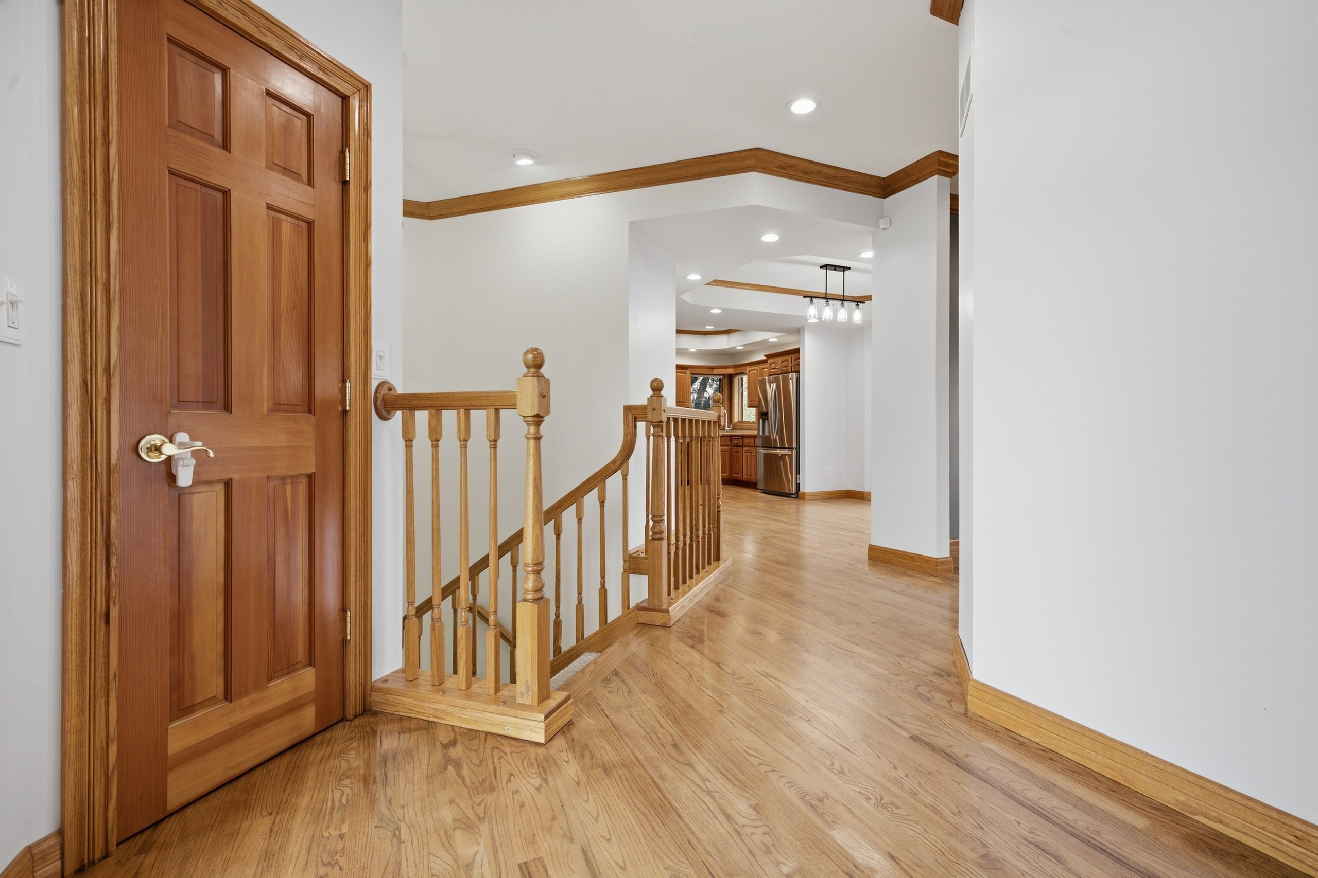 1545 Tamerisk Dr — listing photograph 3