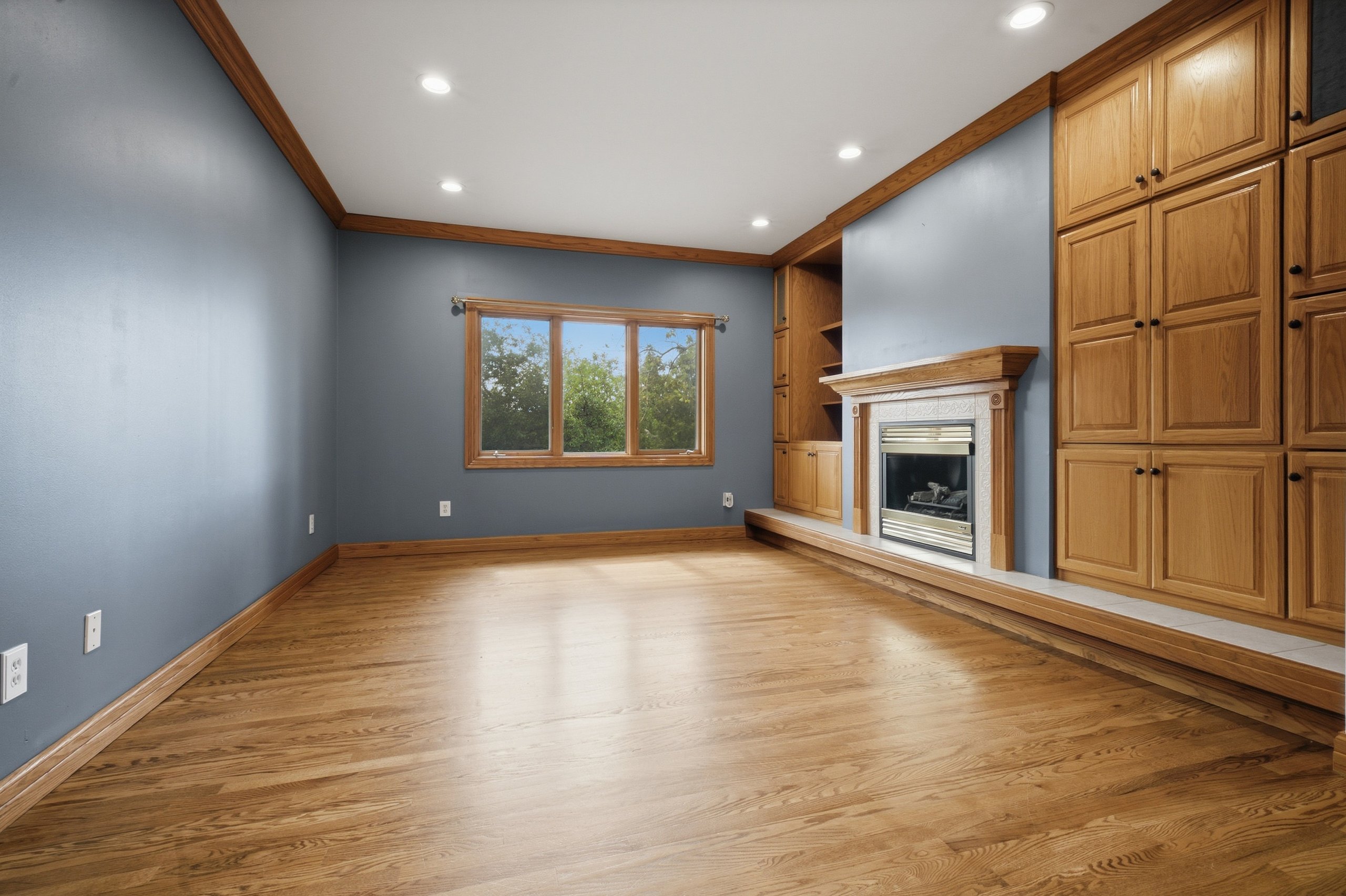 1545 Tamerisk Dr — listing photograph 4