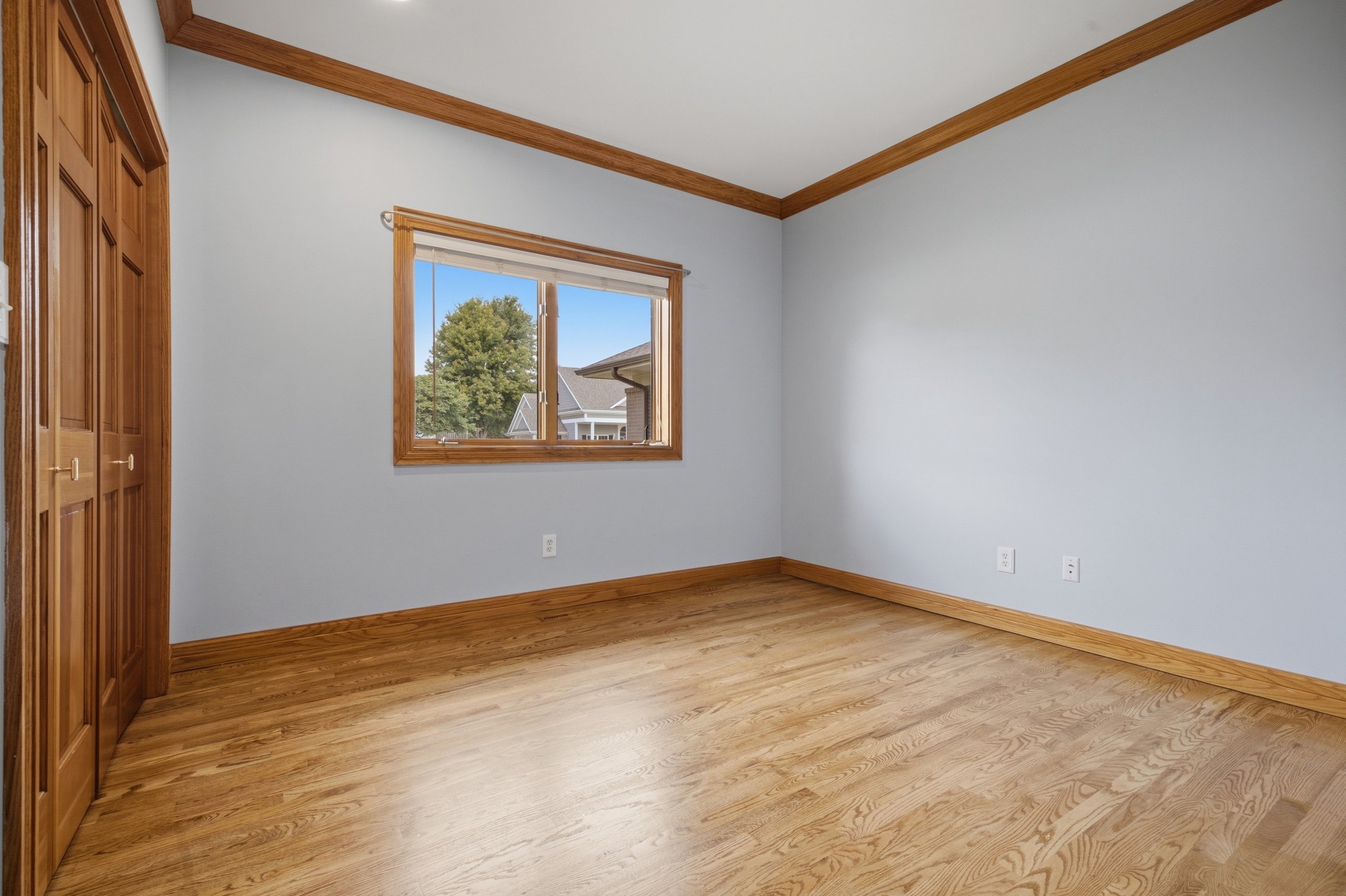 1545 Tamerisk Dr — listing photograph 6