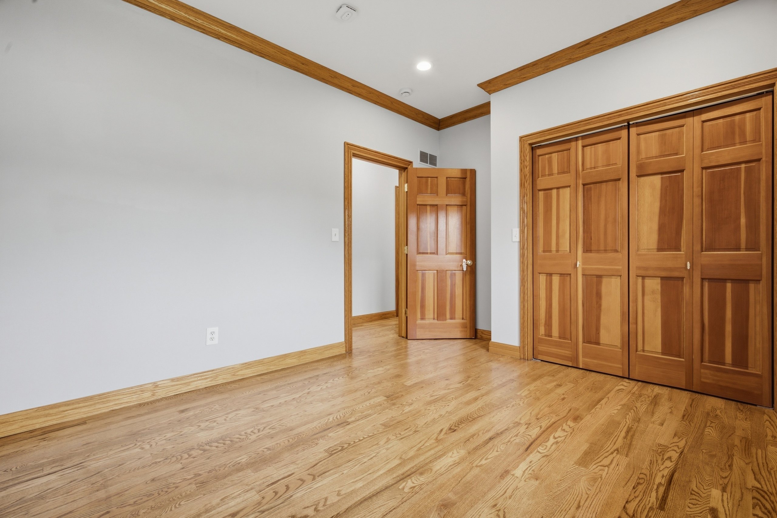 1545 Tamerisk Dr — listing photograph 7