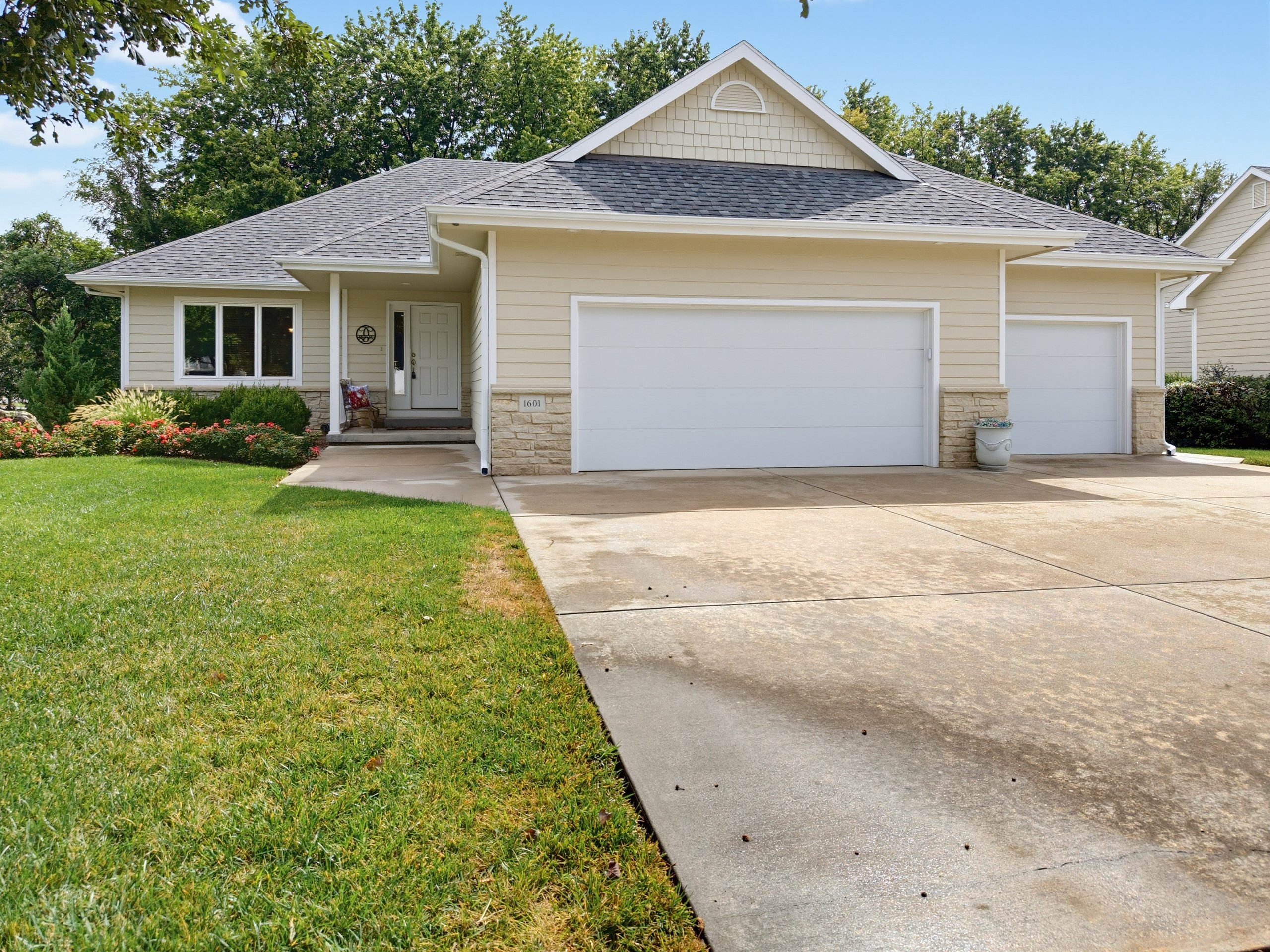 1601 Parkplace Ct