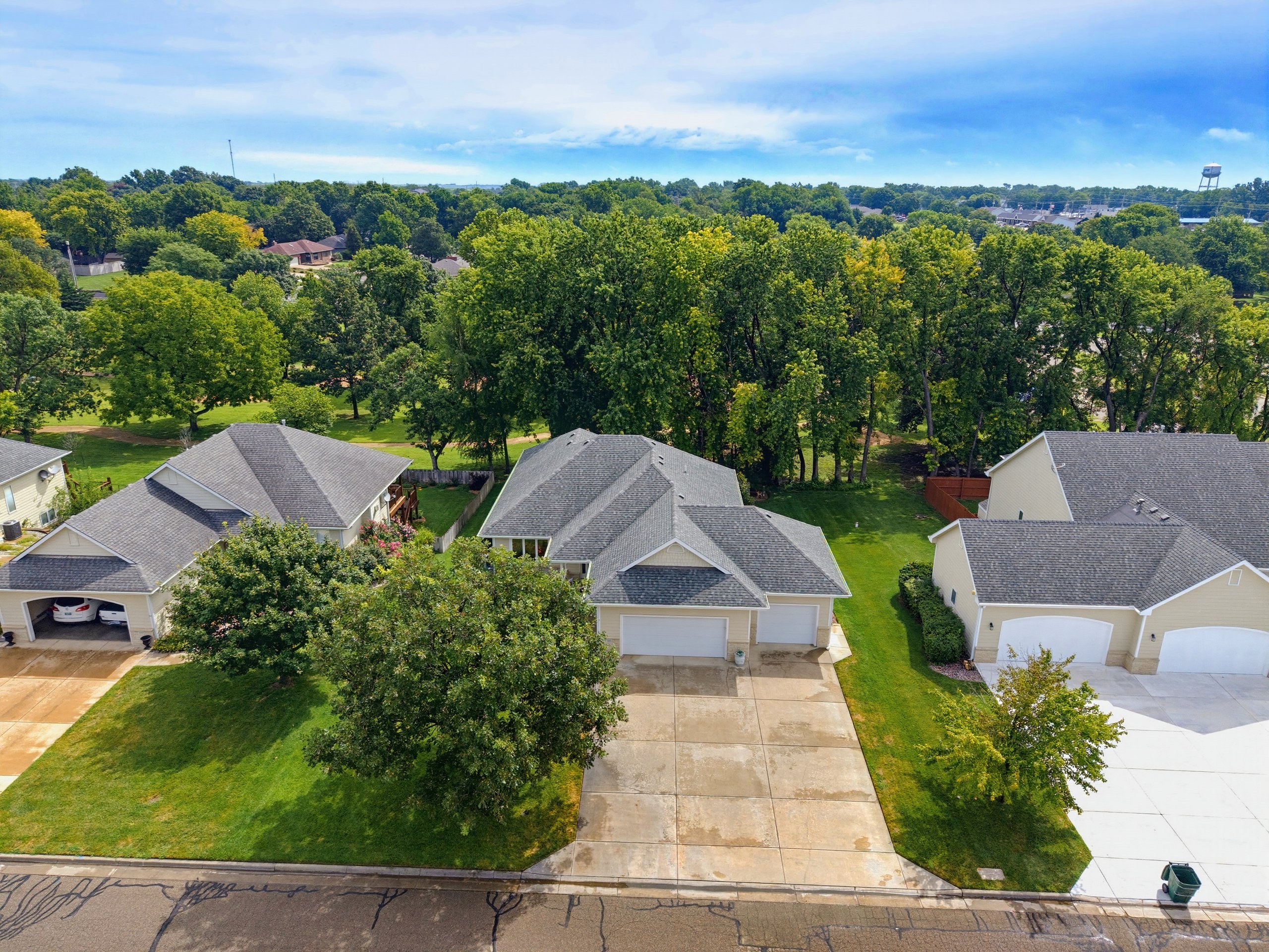 1601 Parkplace Ct — listing photograph 5