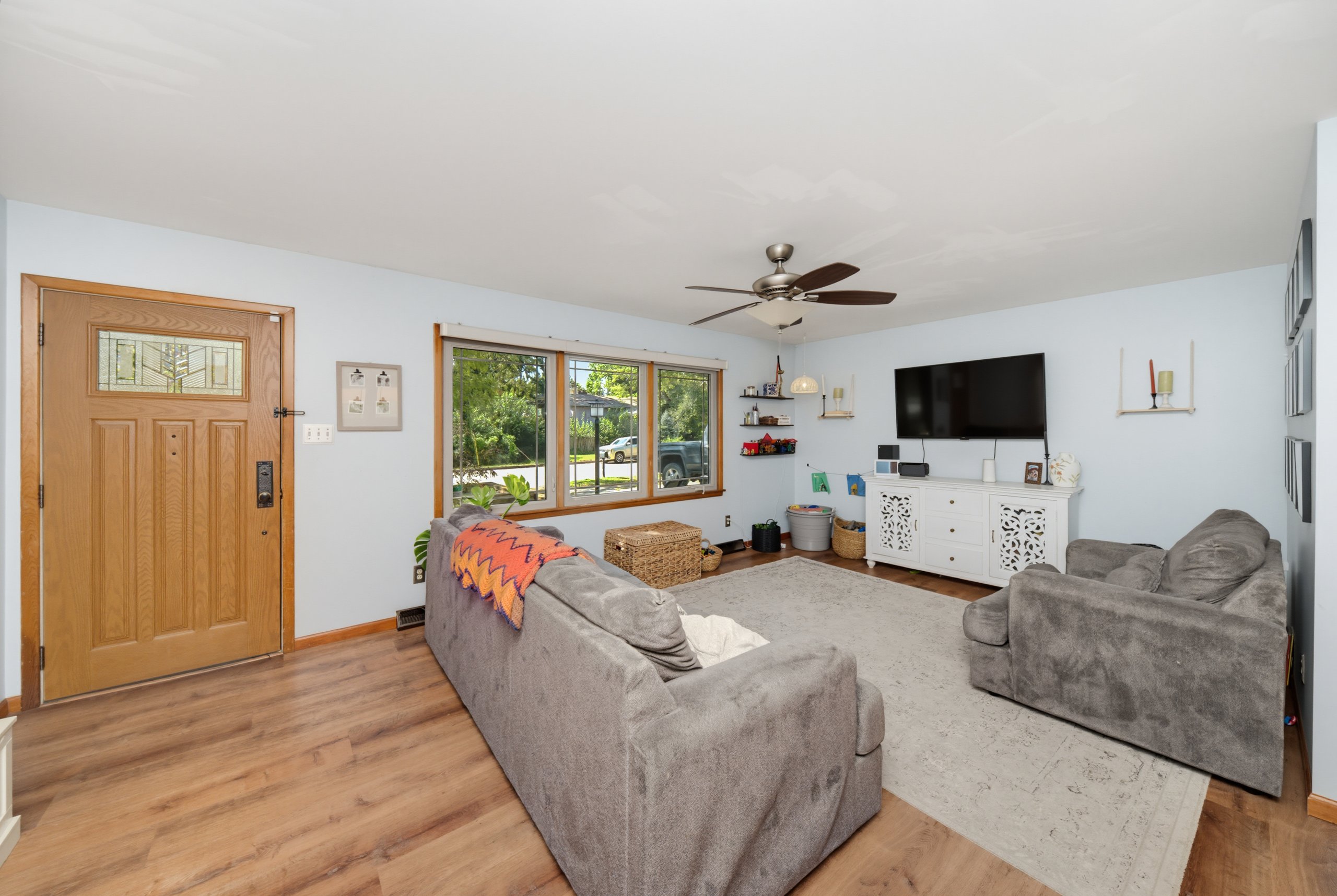 1708 Browning Ave — listing photograph 3