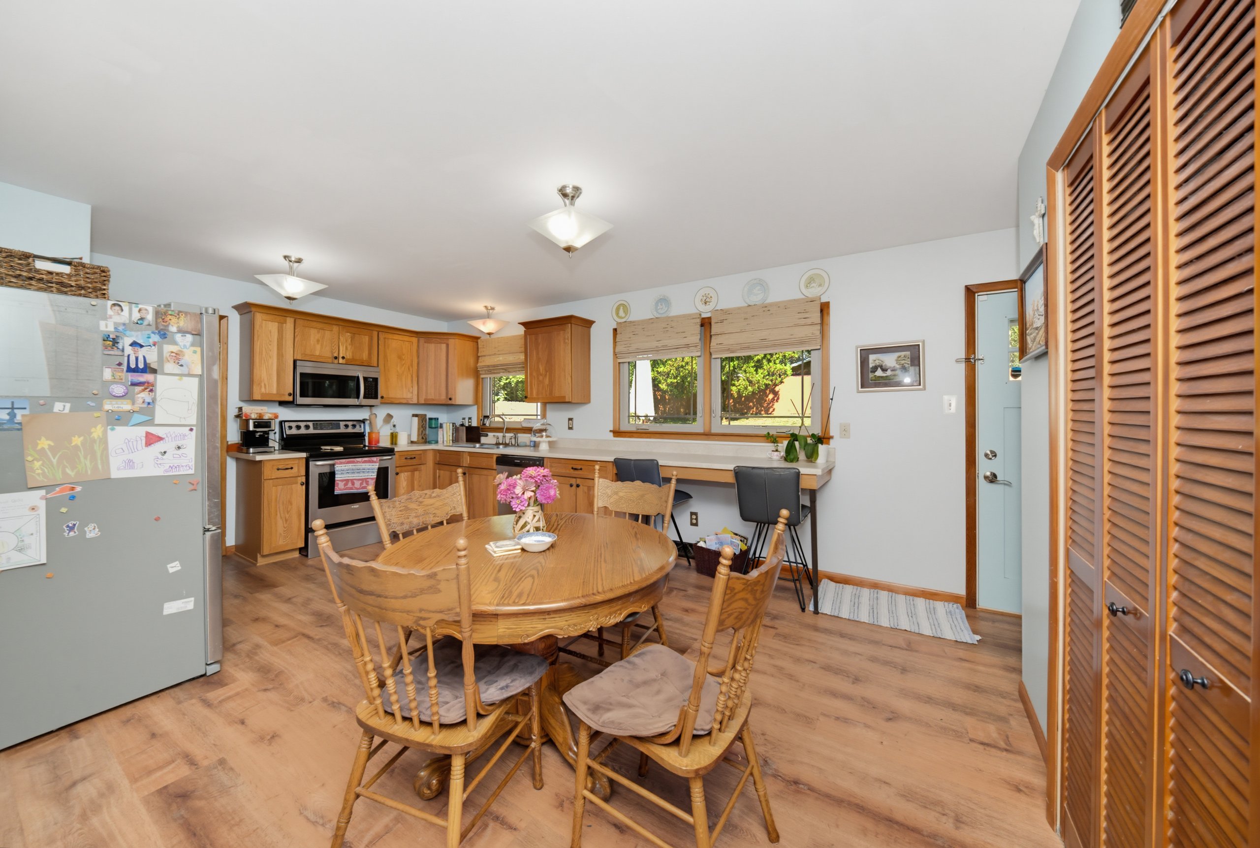 1708 Browning Ave — listing photograph 7