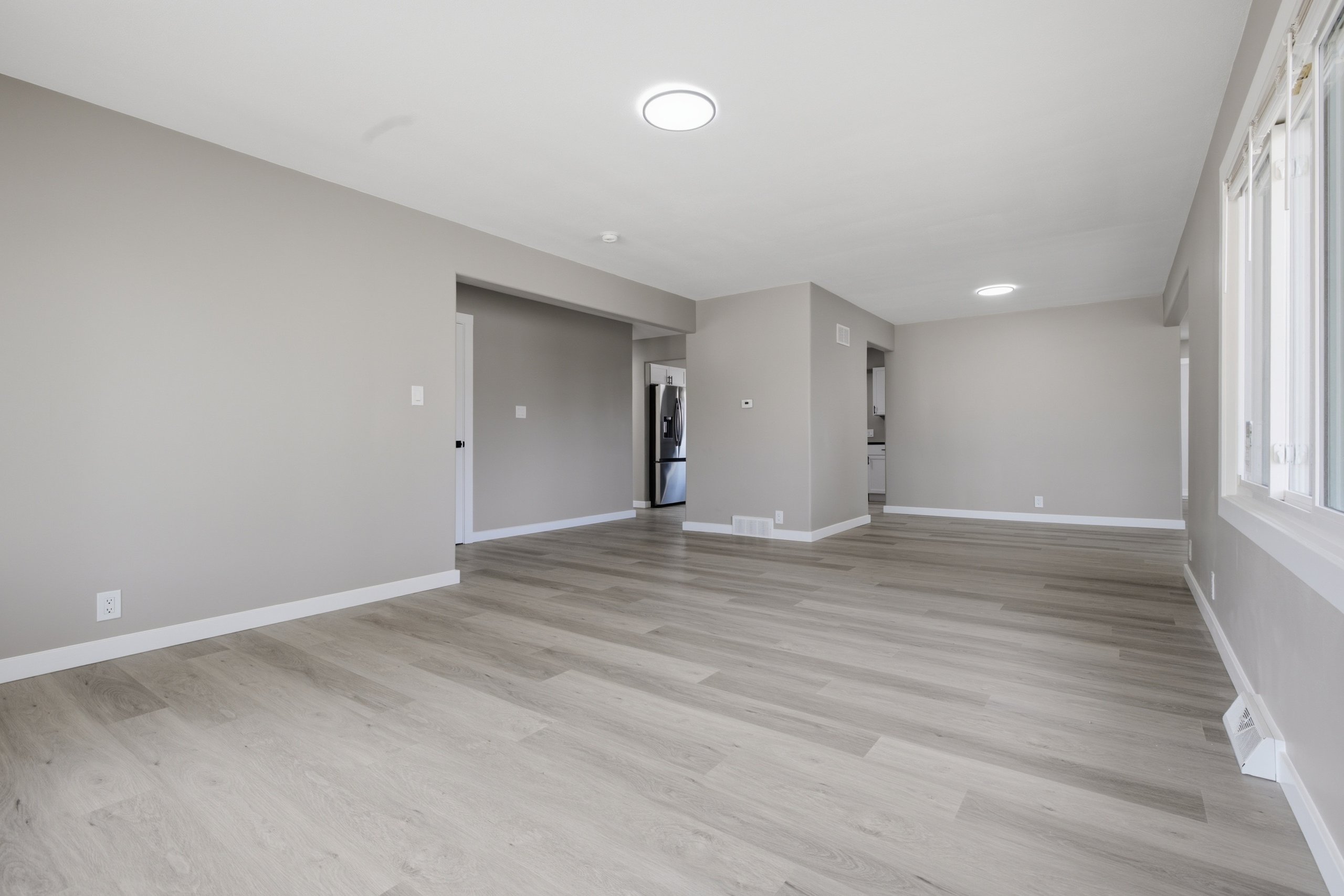 200 Bunker Hill — listing photograph 5