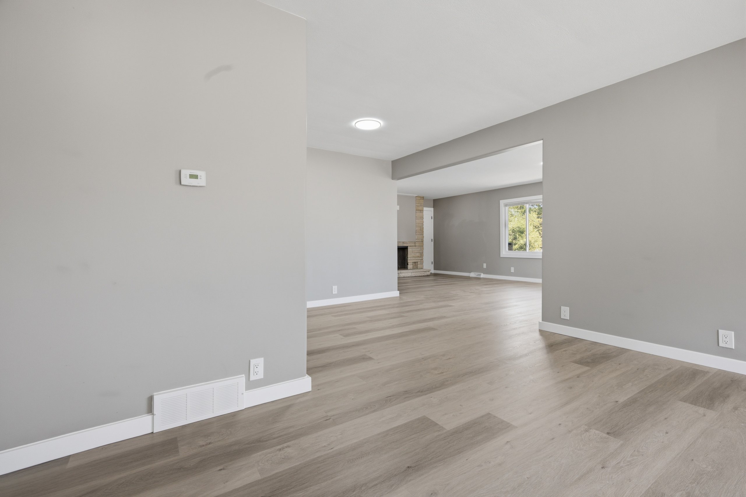 200 Bunker Hill — listing photograph 6