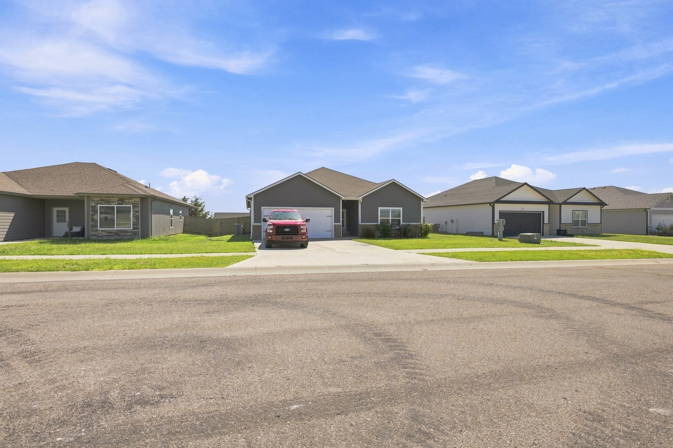 2627 Harrier Dr