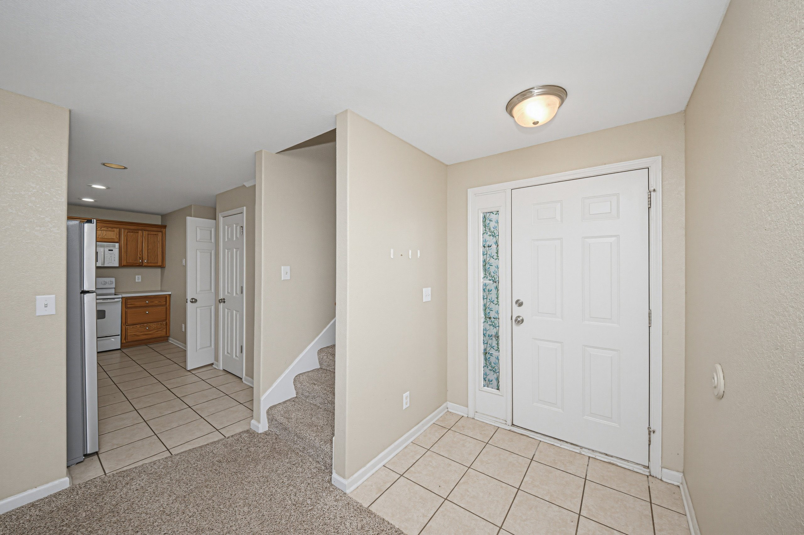 2703 Kathie Dr — listing photograph 5