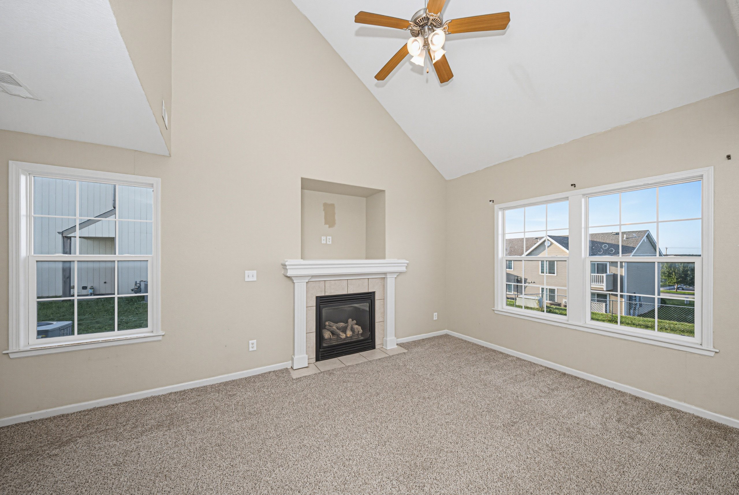 2703 Kathie Dr — listing photograph 7