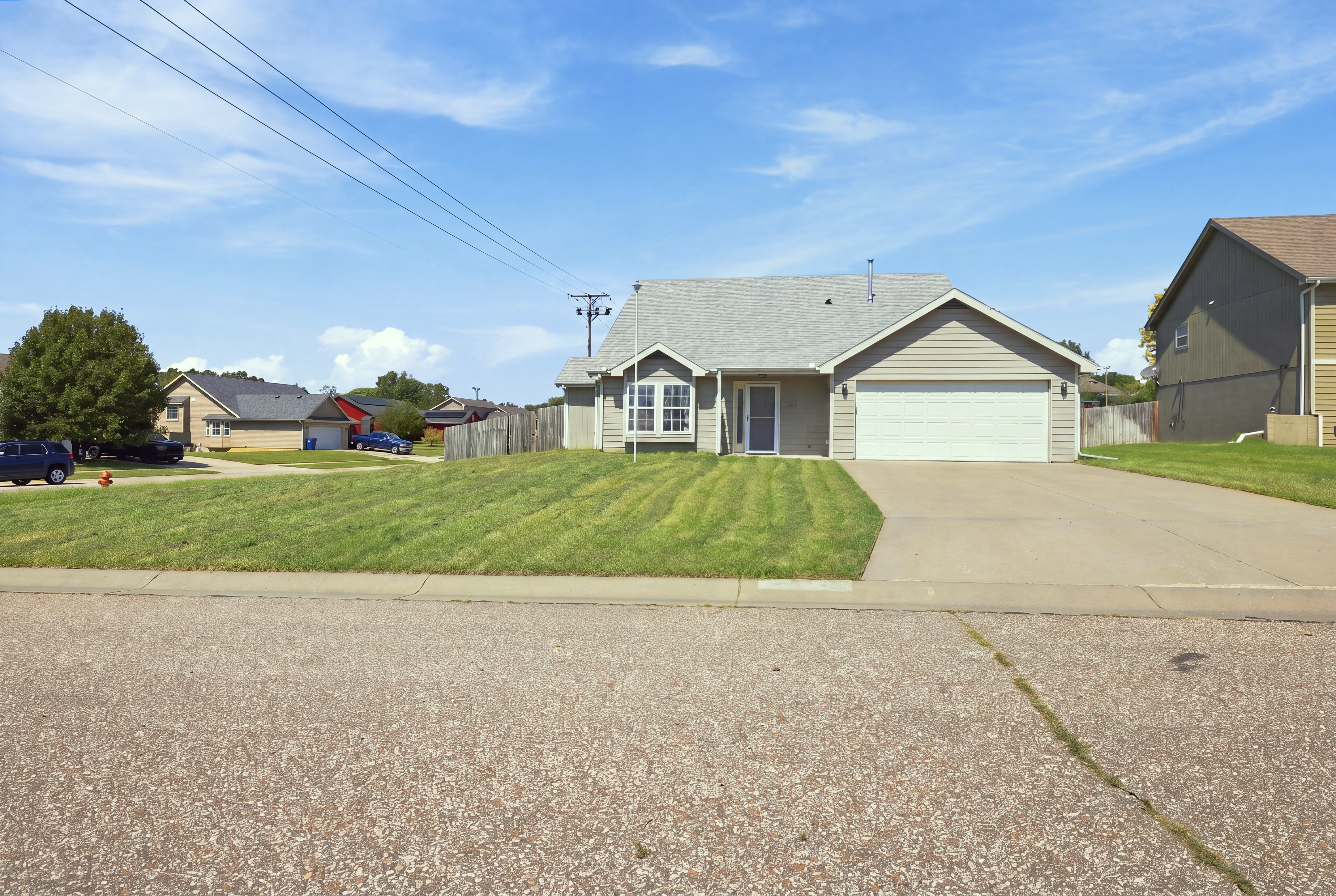 2718 Blaine Ct, Junction City, KS 66441