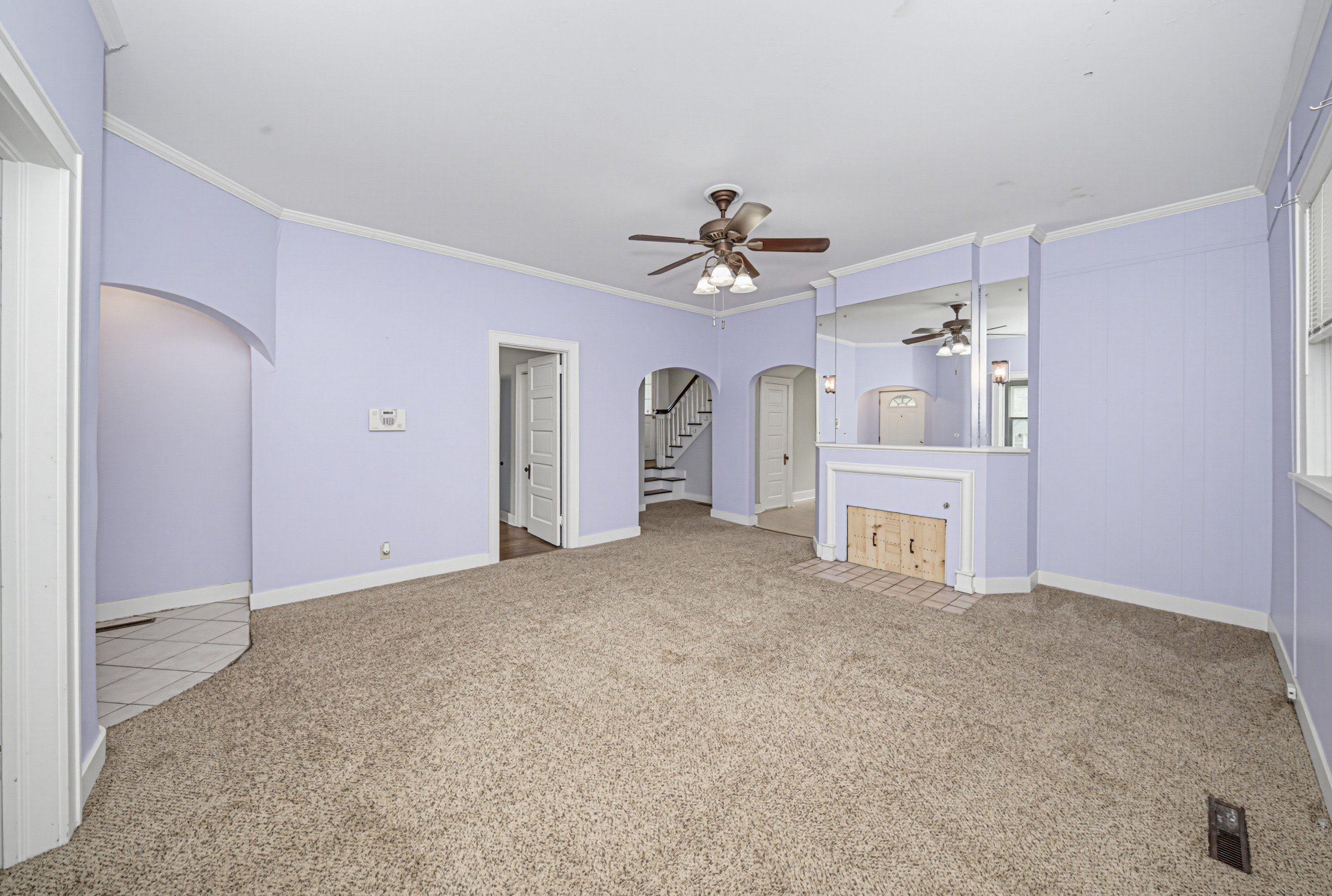324 S Adams St — listing photograph 3