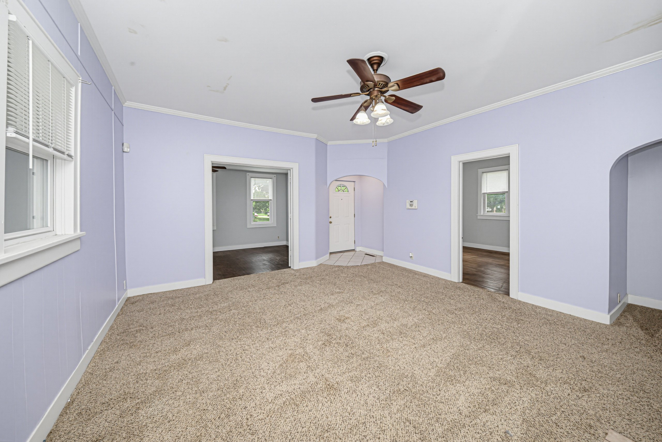 324 S Adams St — listing photograph 4