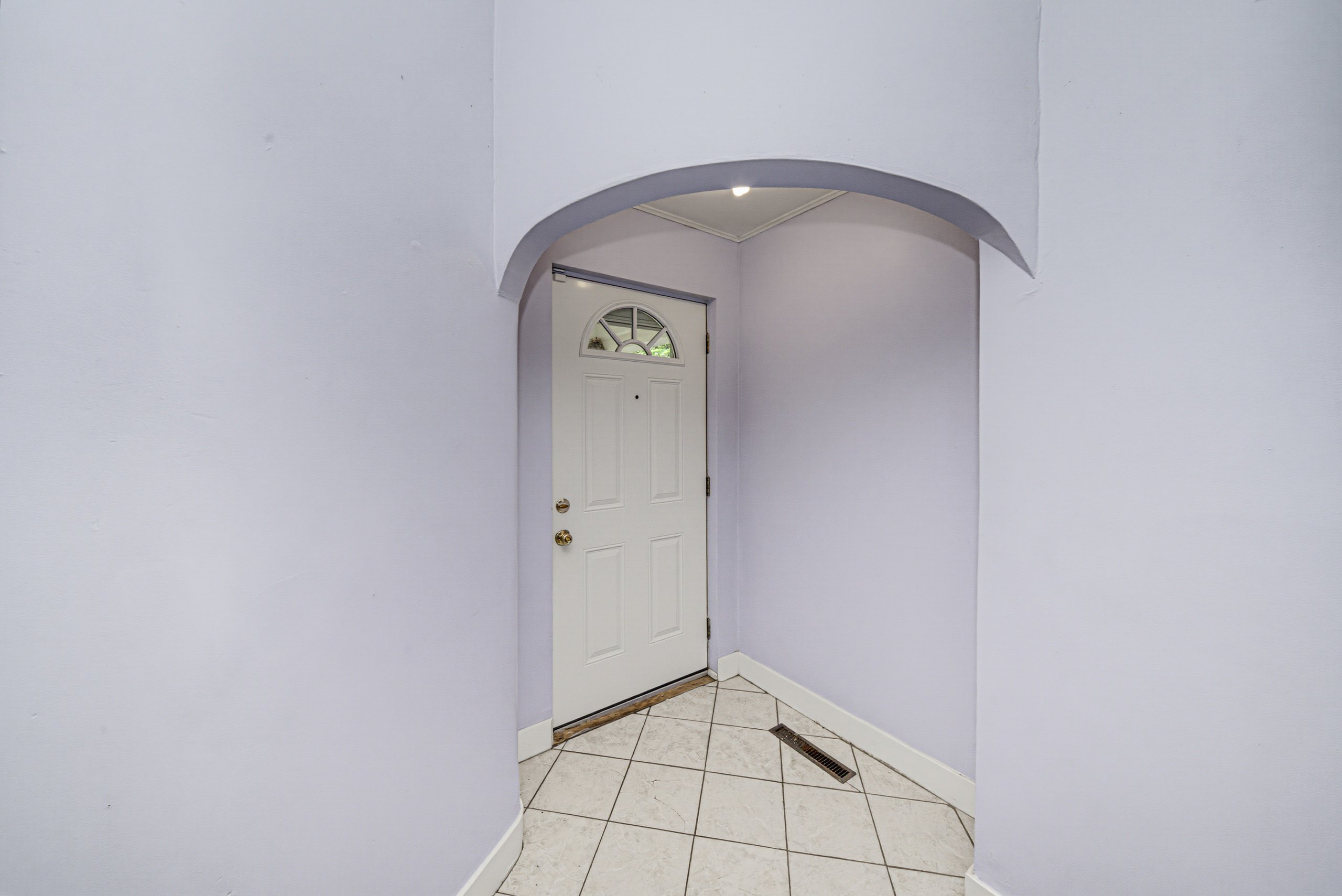 324 S Adams St — listing photograph 5