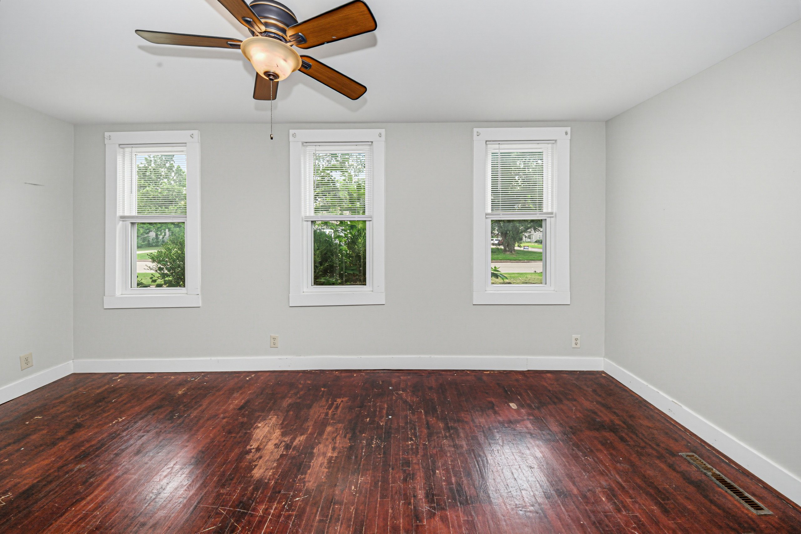 324 S Adams St — listing photograph 7