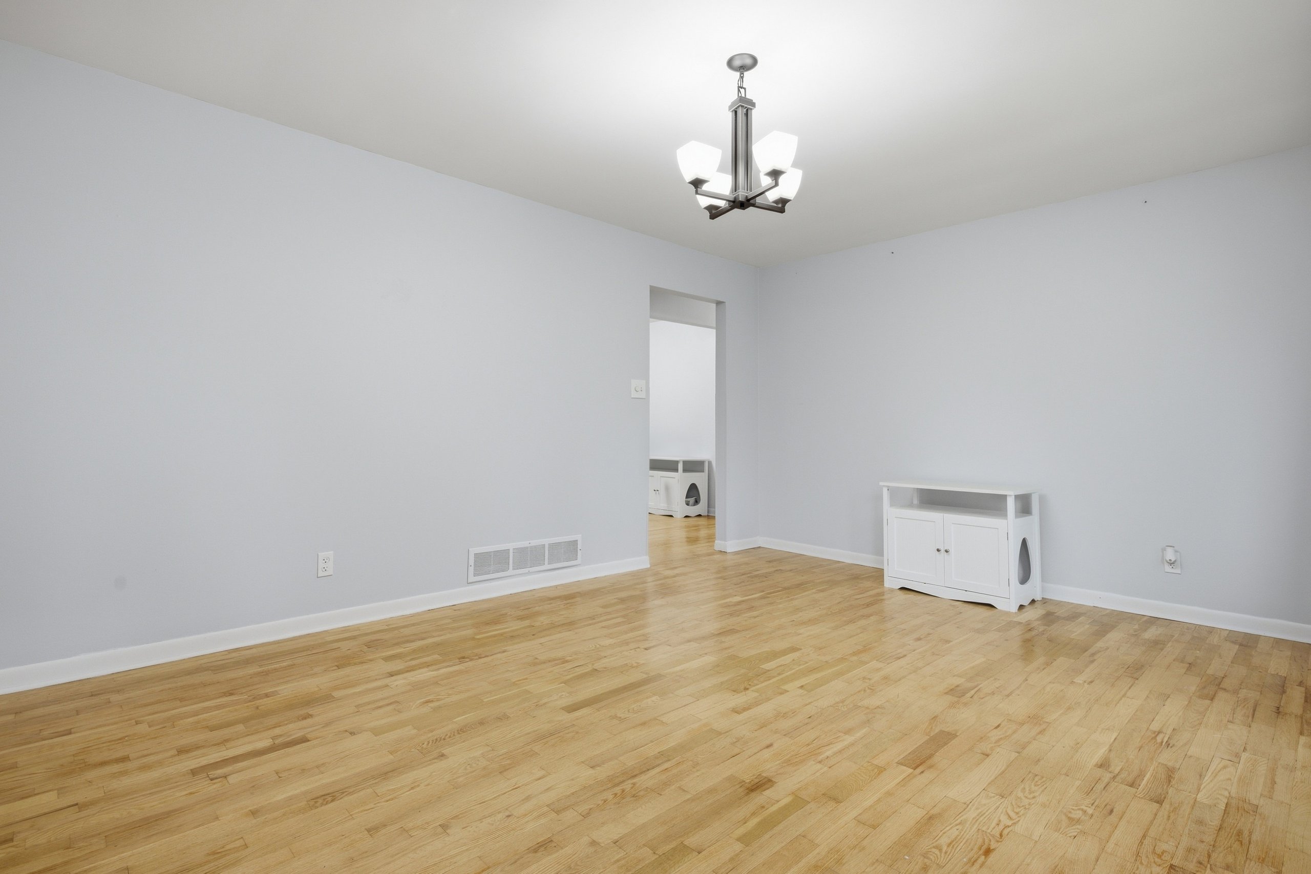 513 Sheridan Dr — listing photograph 3