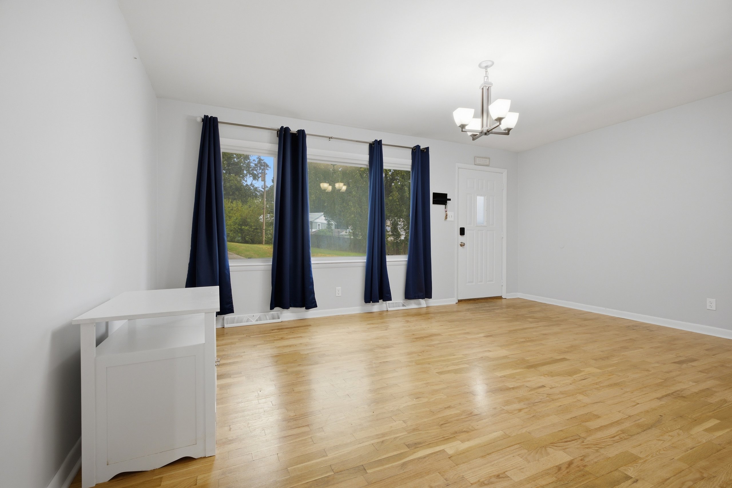 513 Sheridan Dr — listing photograph 4