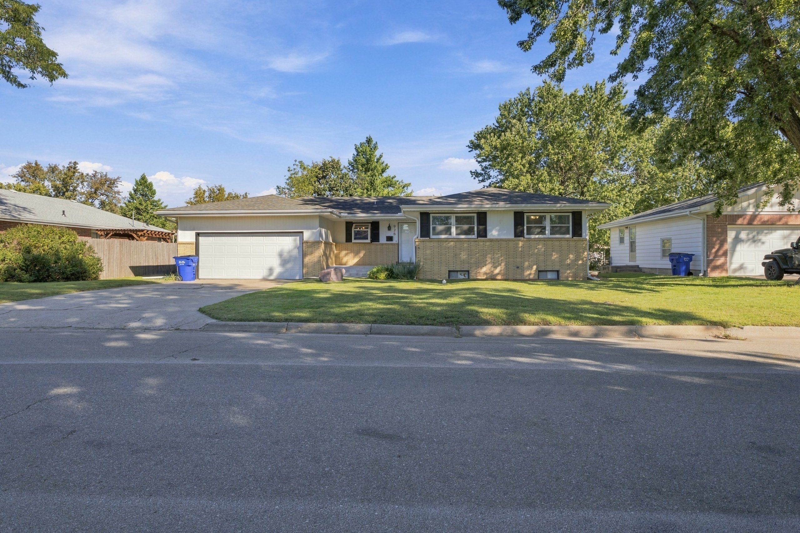926 Skyline Dr