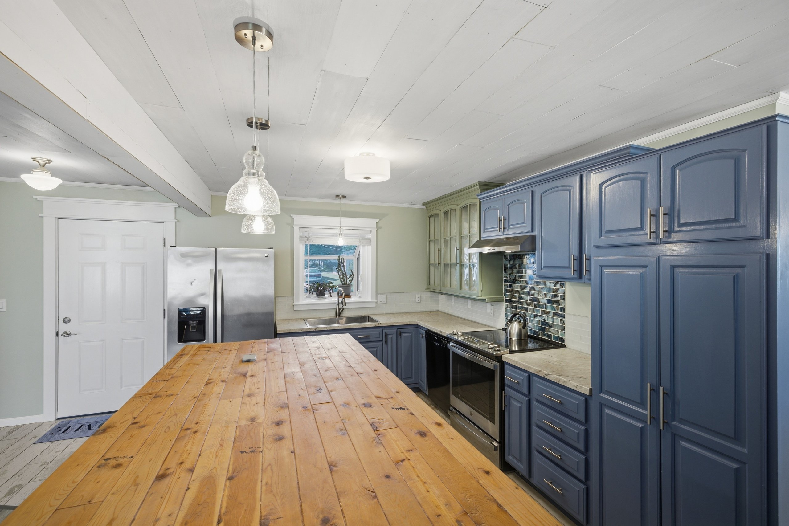 926 Skyline Dr — listing photograph 7